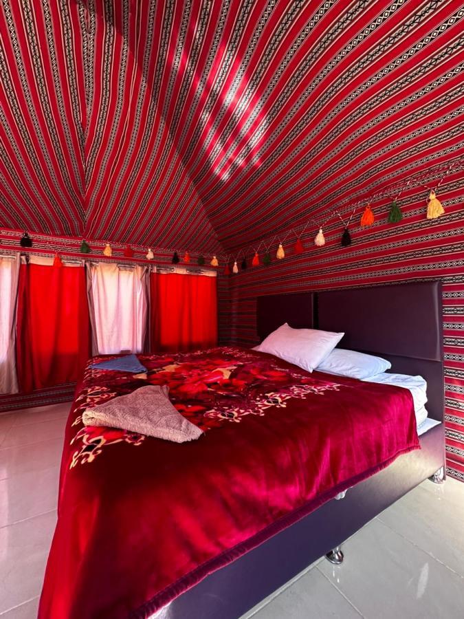 Hotel Star Walk Camp & Tours Wadi Rum Esterno foto