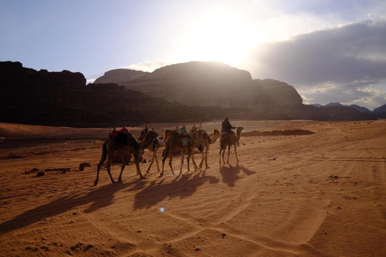 Hotel Star Walk Camp & Tours Wadi Rum Esterno foto