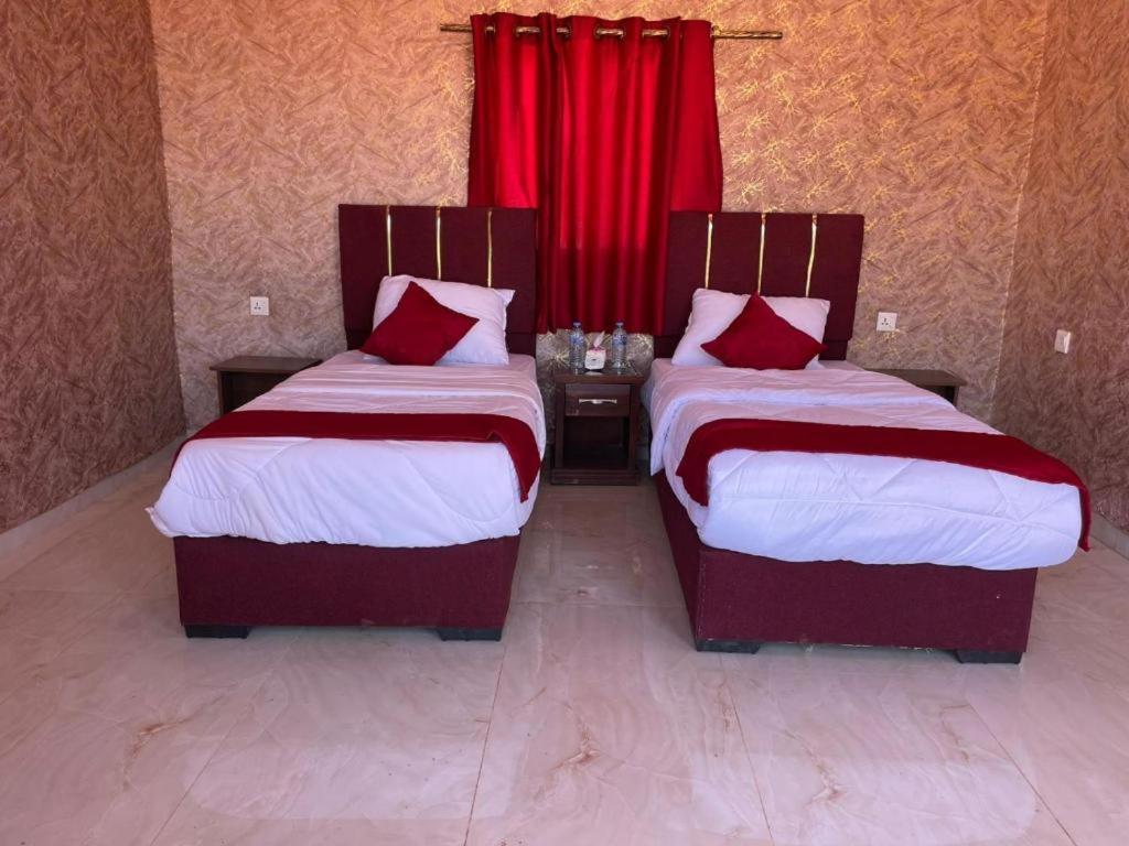 Hotel Star Walk Camp & Tours Wadi Rum Esterno foto