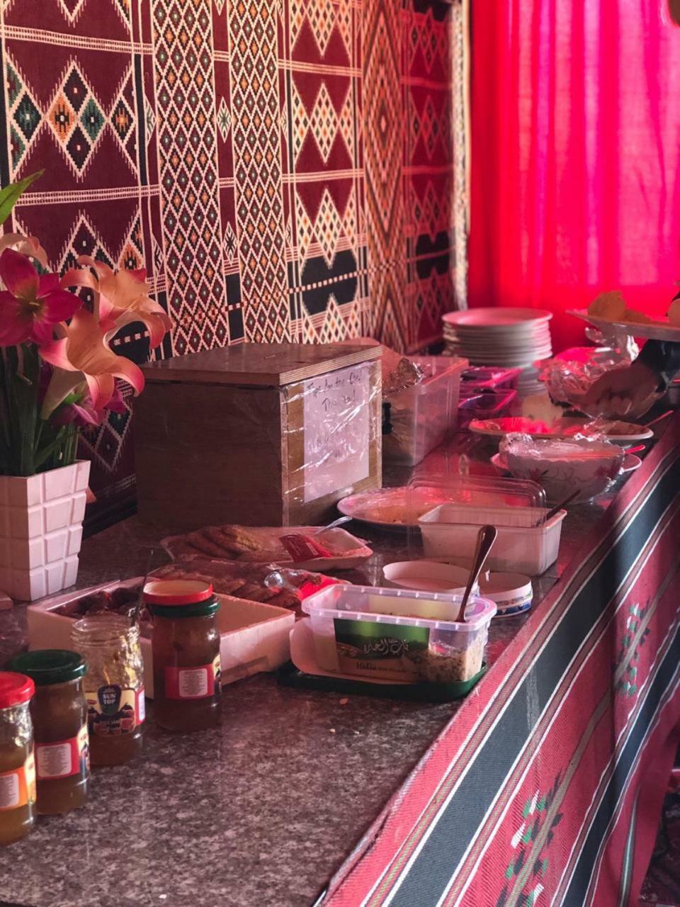 Hotel Star Walk Camp & Tours Wadi Rum Esterno foto