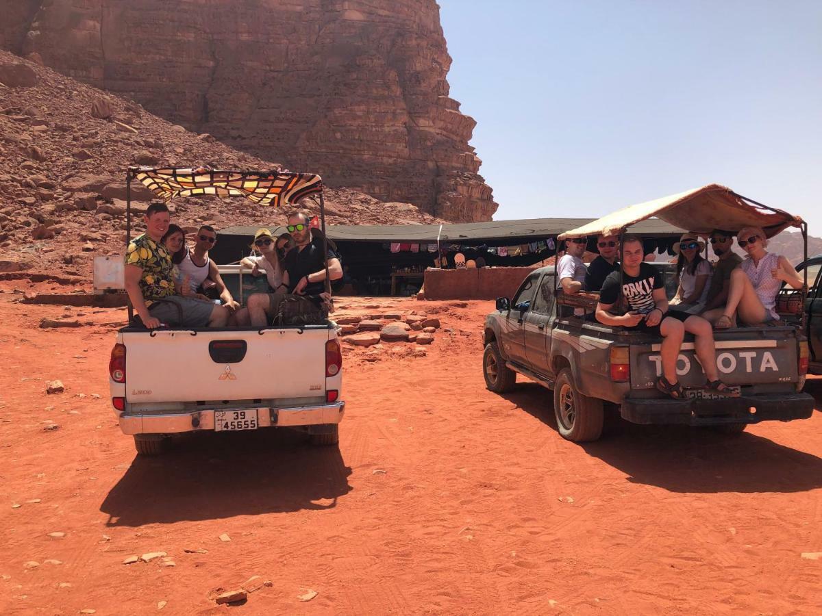 Hotel Star Walk Camp & Tours Wadi Rum Esterno foto