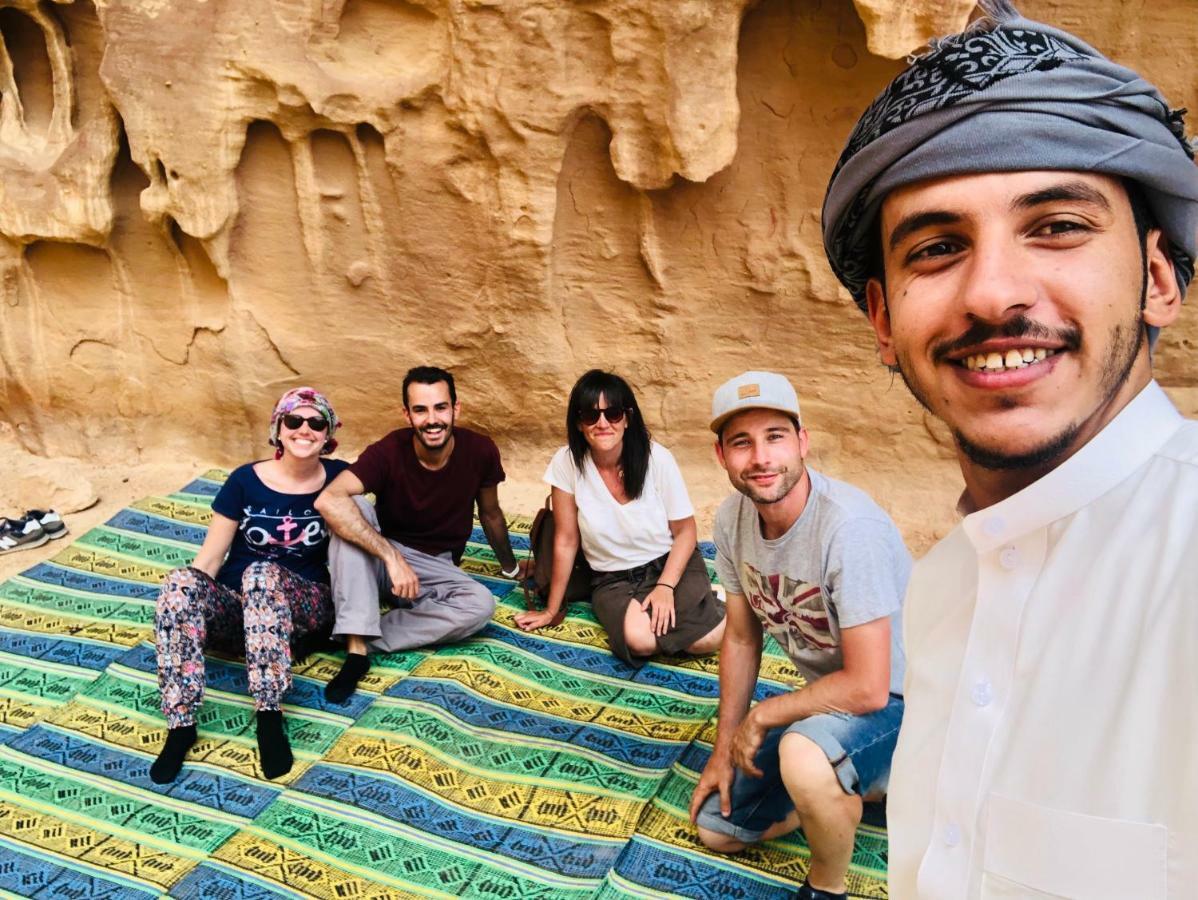 Hotel Star Walk Camp & Tours Wadi Rum Esterno foto