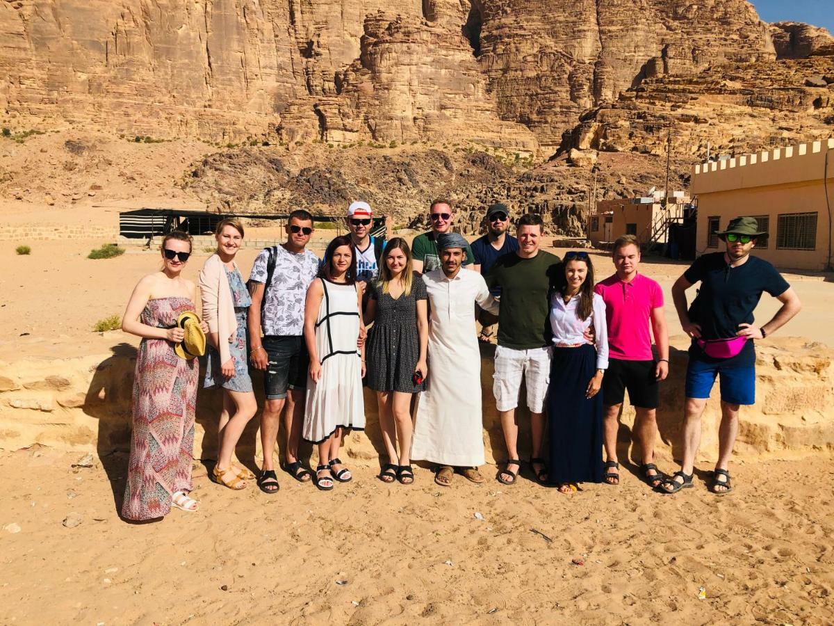 Hotel Star Walk Camp & Tours Wadi Rum Esterno foto